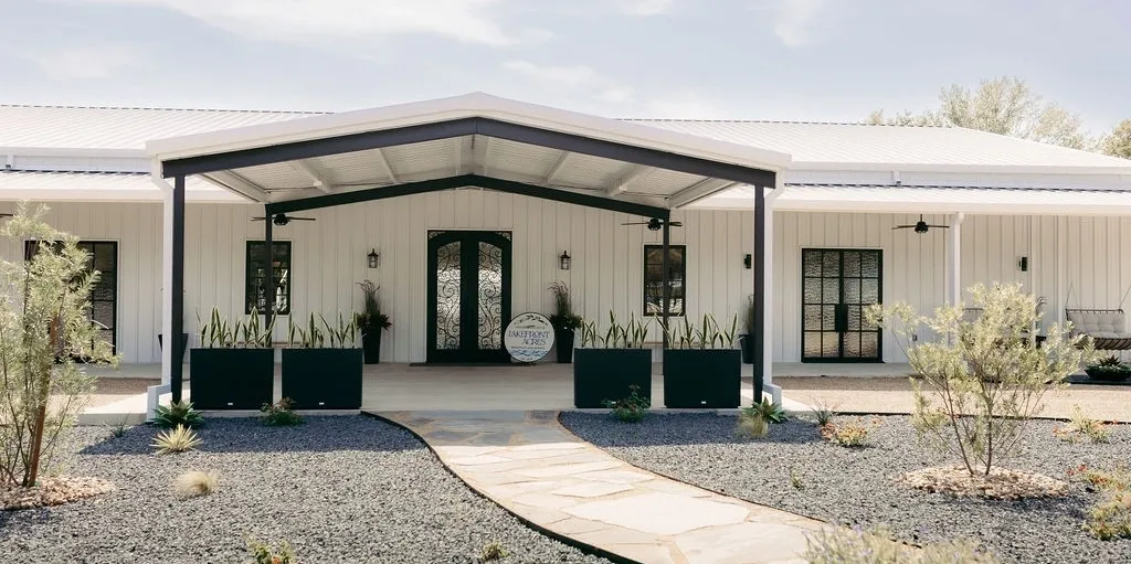 Front entrance of Lakefront Acres Wedding & Event Venue in Kerens, Texas, a lakefront corporate event and private party venue near Corsicana and Dallas