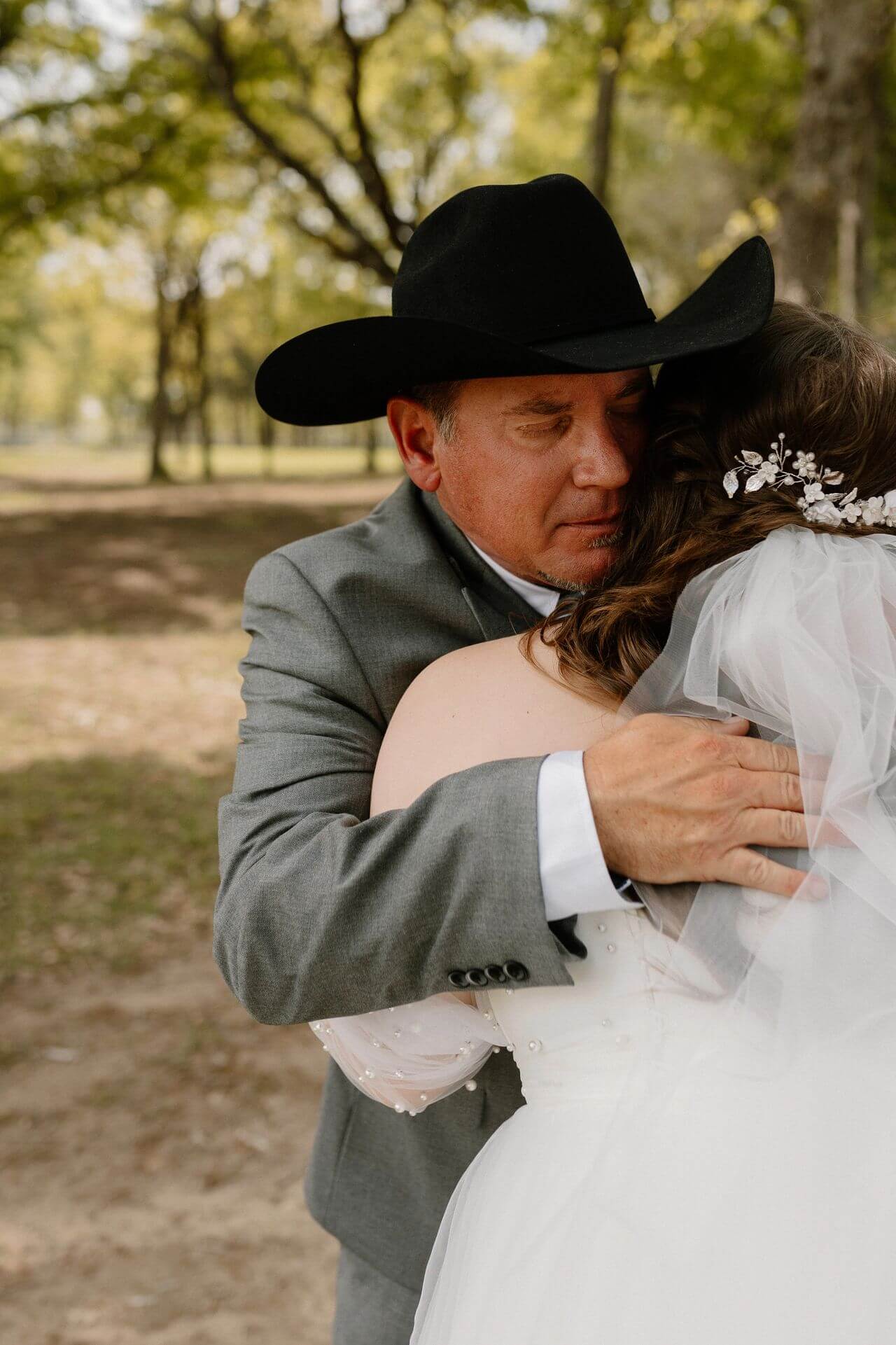 Father and daughter first look at wedding venue in Dallas Texas. Father and daughter first look at wedding venue in Dallas Texas.