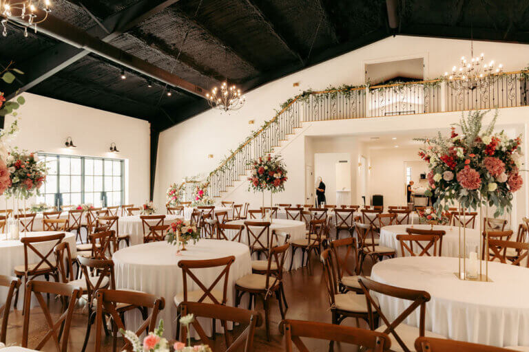 modern wedding venue near Dallas, chic wedding decor, black and white wedding 1