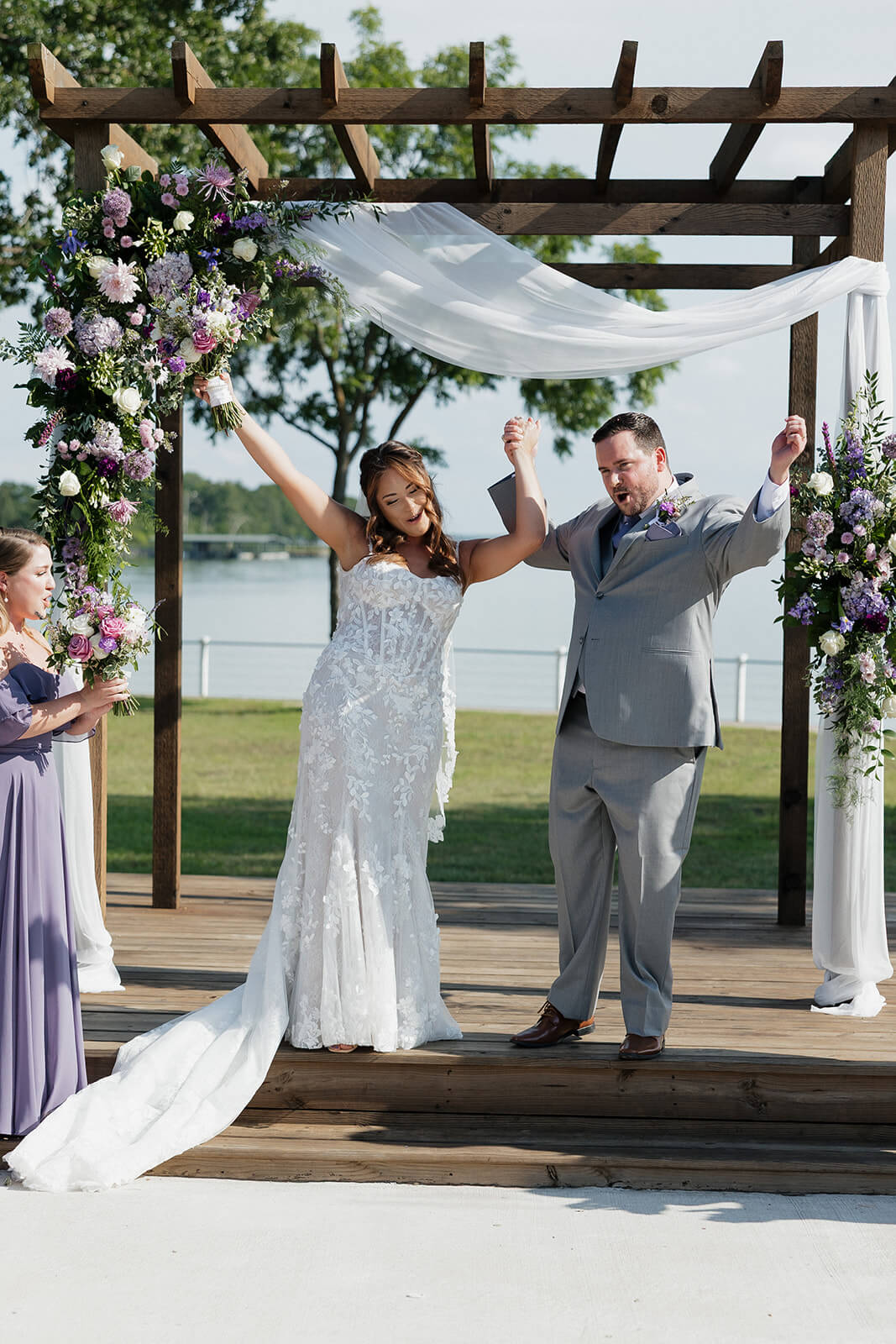 Beautiful waterfront wedding venue near Dallas-Fort Worth